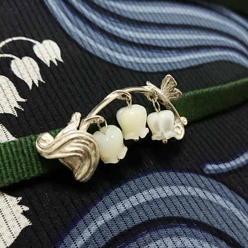 帯留め 鈴蘭 (silver × whiteshell) 帯留め 和兎庵(watoan) 通販