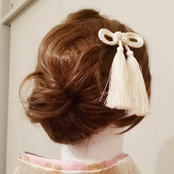 二重叶結びの髪飾り　生成　(かんざし/クリップ選択可) 1枚目の画像