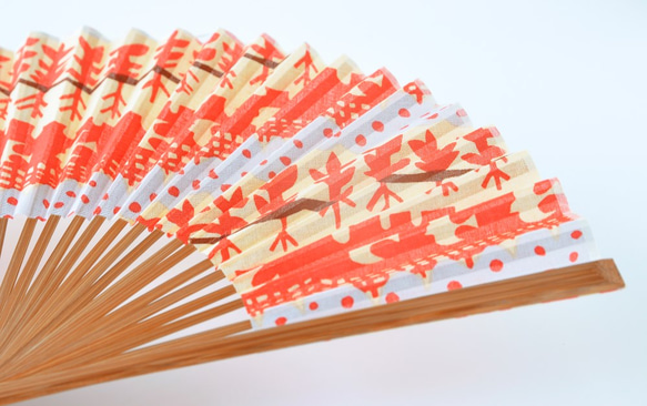 送料無料◆祝い文扇子 扇袋セット 「日常（赤）」　　作者：ひびのこづえ 3枚目の画像