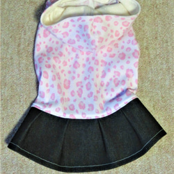 犬服　かわいいピンクのヒョウ柄！ドッグウエア　フード+プリーツスカートタイプ　トイプードルサイズ～5kg 5枚目の画像