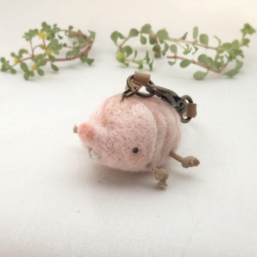 羊毛フェルト ハダカデバネズミのバックチャーム 羊毛フェルト ちく