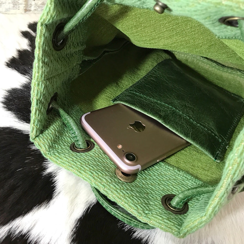 素材遊びが大人可愛い！レザー＆イタリアンファブリック・巾着バッグS