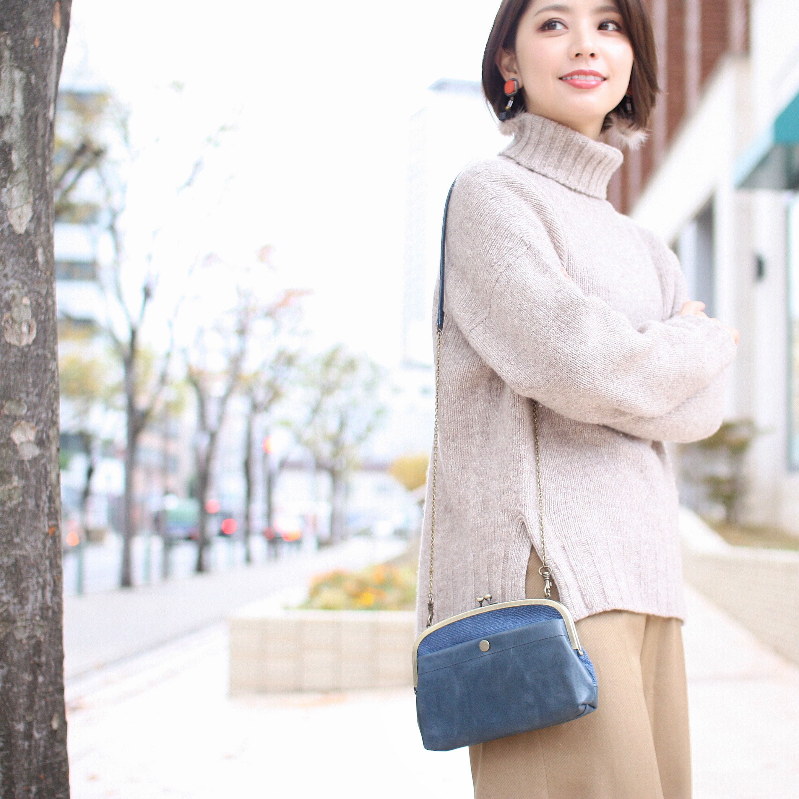 可愛くコンパクト収納！レザー＆イタリアンファブリック・がま口お財布ショルダー(ネイビー)※送料無料