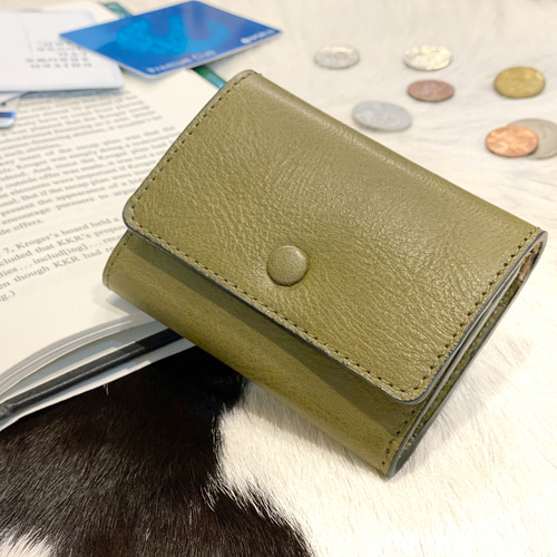 ミニマリストの必須アイテム！手のひらサイズのコンパクトなちいサイフ