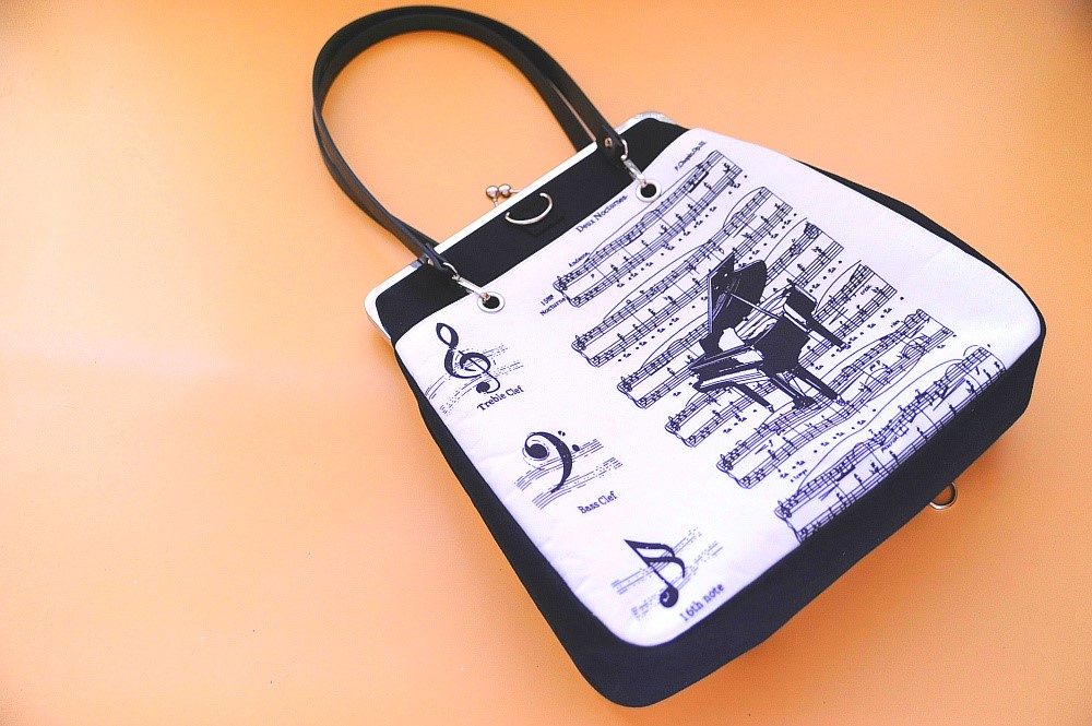 花音１　パネル生地　トートバッグ A4サイズ対応・撥水】EXOTIC FLORAL TOTE トートバッグ / TOCCA