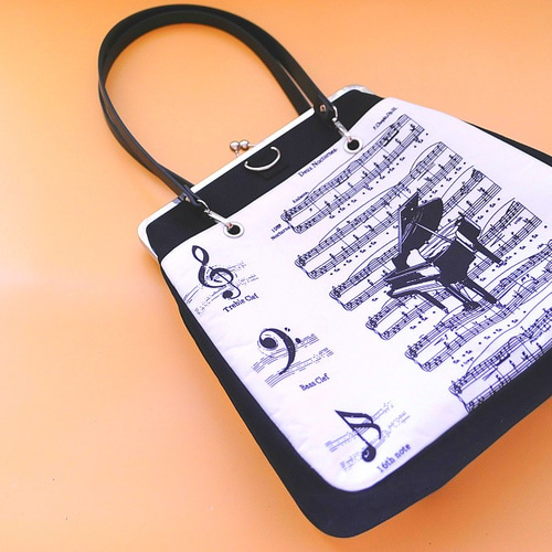 ピアノ柄☆音符柄☆【A4サイズ対応】 30cm口金使用☆【超大容量】3way