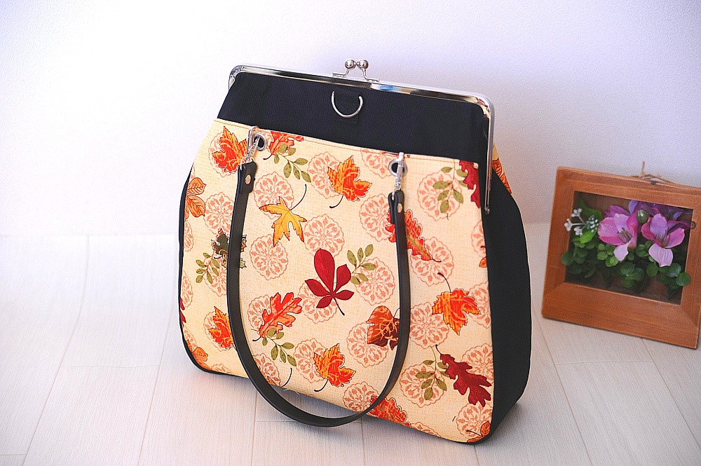 秋の紅葉☆【A4サイズ対応】 30cm口金使用☆【超大容量】3wayがま口トートショルダーバッグ＆リュック楽譜入