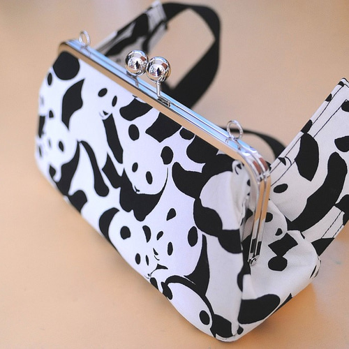 パンダ柄☆がま口ウェストバッグ☆ボディバッグ☆レディース☆メンズ