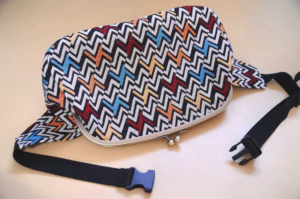 ゴブラン織り☆幾何柄☆ビッグサイズがま口ボディバッグ☆斜め掛け☆4
