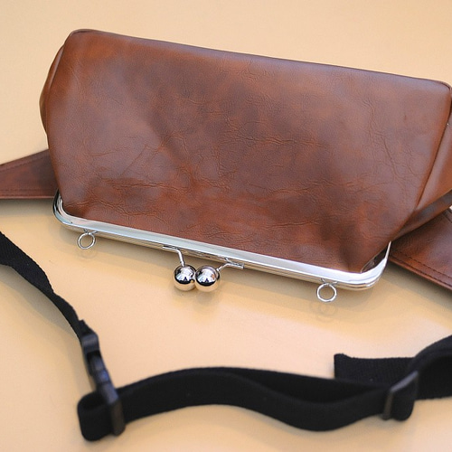 がま口ボディ＆ウエストバッグ｜キャメル合皮＊斜め掛けもできるユニ