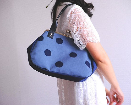 Bad Blue ブラウン 水玉模様 ハンドバッグ 井上企画・幡）皮の水玉トートバック（小）color/Black – MENYA FABRIC