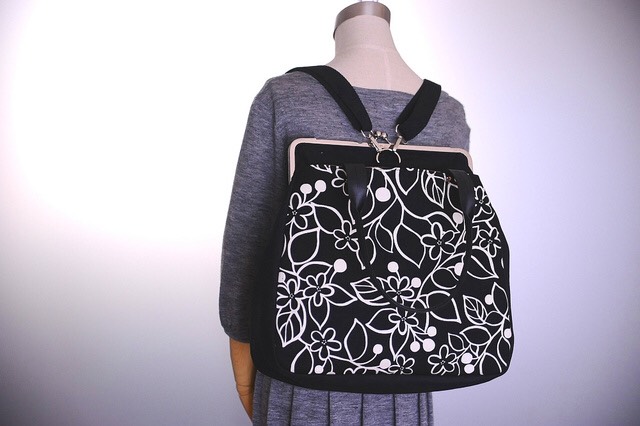 30cm口金使用☆トートバッグ ☆【超大容量】【A4サイズ対応】がま口トートバッグ＆リュック☆両側外ポケット付き