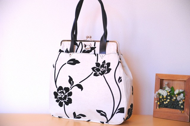 【A4サイズ対応】 30cm口金使用☆【超大容量】がま口トートバッグ＆リュック☆両側外ポケット付き