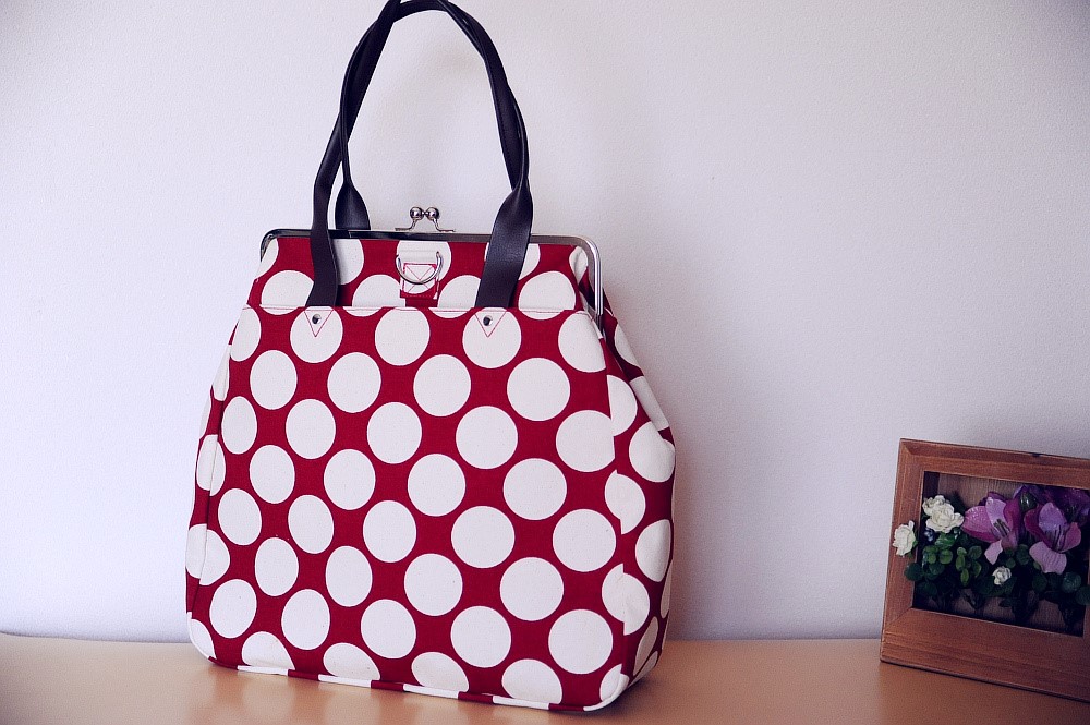 【A4サイズ対応】 30cm口金使用☆帆布☆水玉柄☆レッド☆【超大容量】がま口トートバッグ＆リュック☆両側外ポケット付き