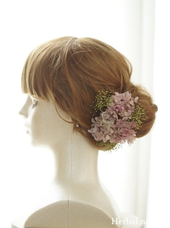 【色選択可】小さな髪飾り　紫陽花とカスミ草　プリザーブドフラワー　オレガノピンク　成人式　結婚式　披露宴　卒業式 2枚目の画像