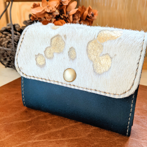 ぐしぐし手縫い＊シルバー箔押しのハラコとピンクの本革アコーディオン