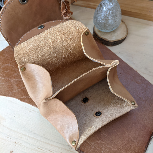 ぐしぐし手縫い＊ナチュラルブラウンレザーとカウ柄ハラコの  