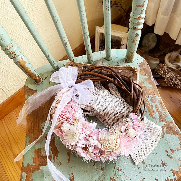 ピンクグラデーションのハーフリース 結婚祝,小さめリースブーケ