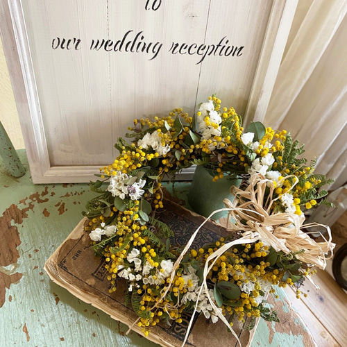 ミモザと白花のハーフリース ドライフラワーリース ミモザのリース