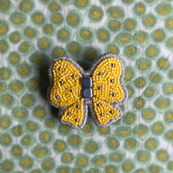 ビーズ刺繍ブローチ 蝶のようなリボン 5枚目の画像