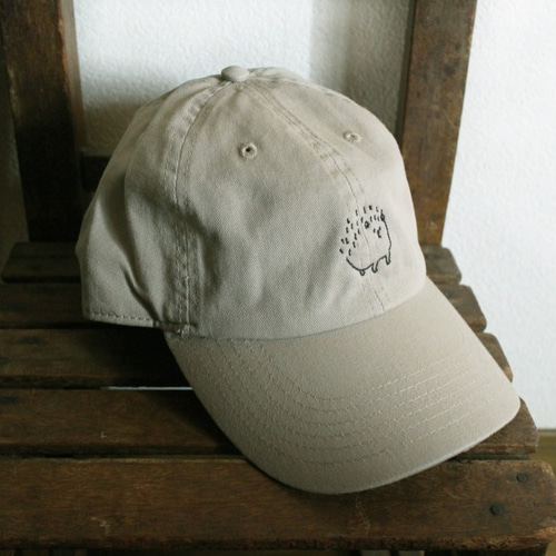 刺繍ワンポイントキャップ(ベージュ/ハリネズミ) キャップ haraco(LILY