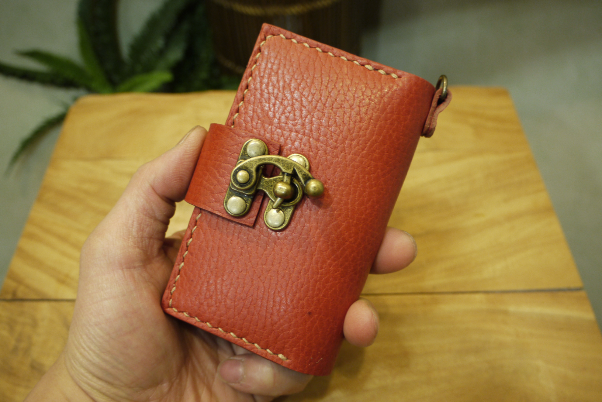 選べる革12色☆金具２色！手帳型コインキャッチャー付ミニ財布レザー本革☆黄、カーキ、紺色、キャメル、水色、オレンジ、茶 その他ミニ財布・コンパクト財布  handicrafter 通販 3896177｜Creema(クリーマ)
