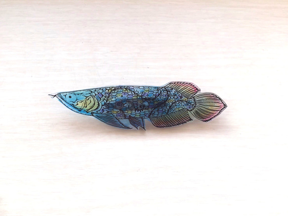 ✴︎古代魚シリーズ✴︎　アロワナ earthブローチ 2枚目の画像