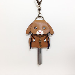 大きめサイズ！かわいいレザーキーキャップ（ロップうさぎ型） 3枚目の画像