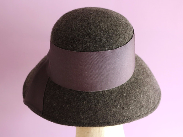 チャコールグレイの広つばフェルト帽 "Cecil Grey セシルグレイ" 5枚目の画像