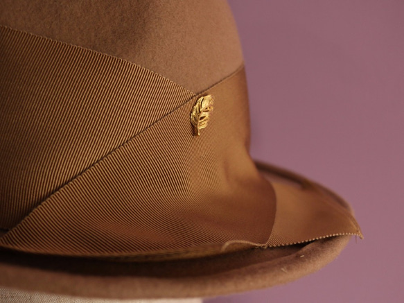 Fedora的帽子“艾瑪”米色不對稱領 第3張的照片