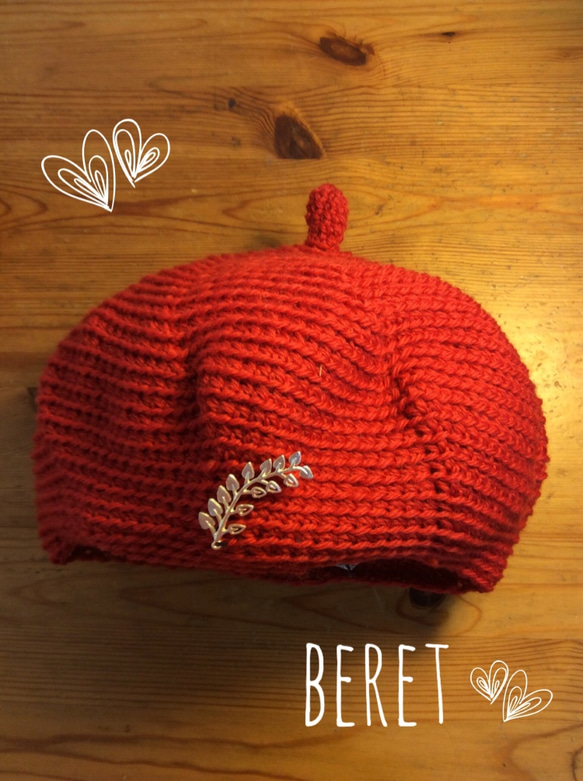 赤い毛糸のベレー帽 1枚目の画像