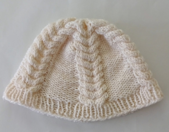 ケーブル編み　帽子 2枚目の画像
