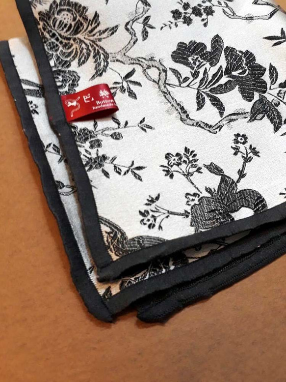 巴特先生-花與鳥-雙面設計-緹花-口袋巾-限量發售- Pocket Square-銀 第2張的照片
