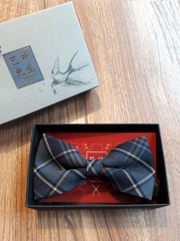 巴特先生-英倫經典格紋-領結-領帶-口袋巾-藍 第1張的照片
