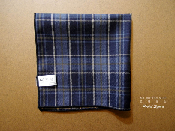 巴特先生-英倫經典格紋-領結-領帶-口袋巾-藍 第6張的照片