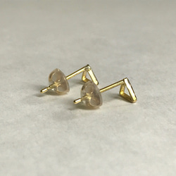 Triangular frame pierce / K18 Yellow gold 第3張的照片