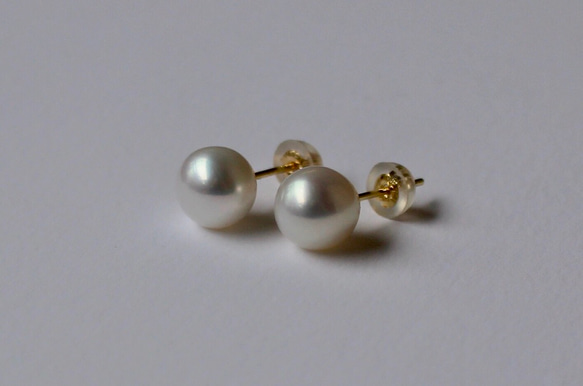 6.5〜7mm Simple parl pierce / K18YG. Freshwater pearl. 1枚目の画像