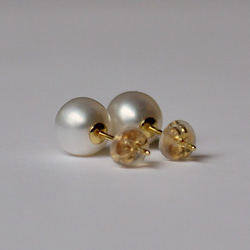 6.5〜7mm Simple parl pierce / K18YG. Freshwater pearl. 2枚目の画像