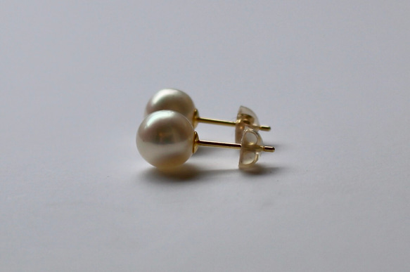 6.5〜7mm Simple parl pierce / K18YG. Freshwater pearl. 3枚目の画像