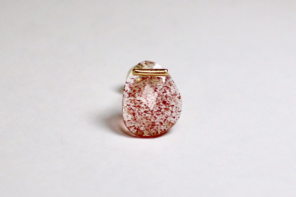 Strawberry Quartz Pierce / K18YG