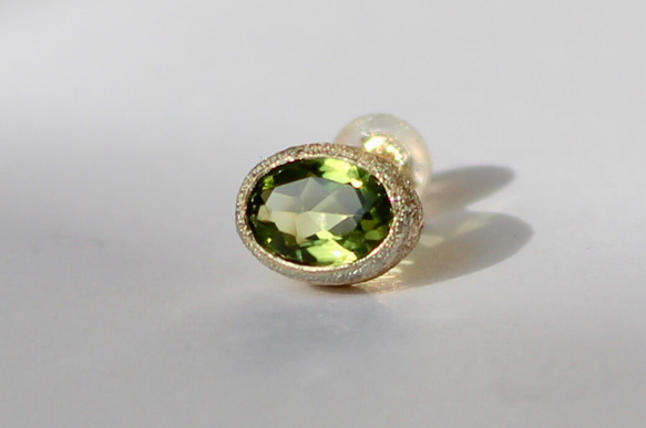 Stardust Pierce Peridot / K10YG 2枚目の画像