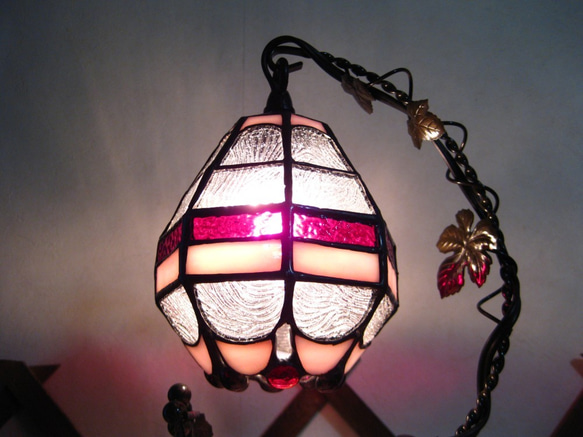 ステンドグラス　ぼんぼりランプ（ピンク） 2枚目の画像