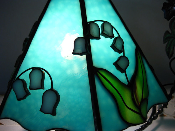 ステンドグラス　鈴蘭ランプ 3枚目の画像