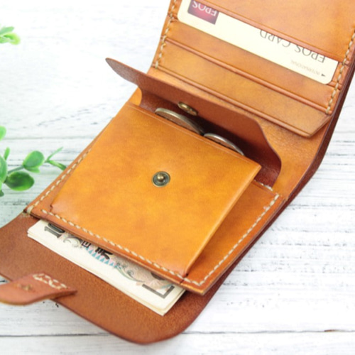 本革 ビンテージ風コンパクト二つ折り財布 ☆Brown☆ 二つ折り財布