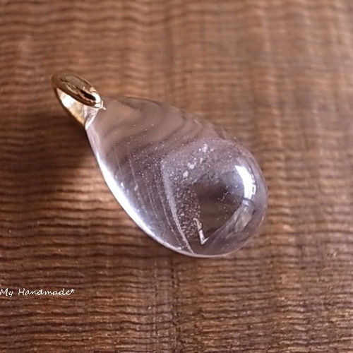 ホワイトファントムクォーツ ペンダントトップ マダガスカル産 天然石 