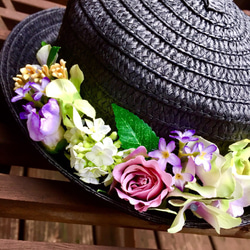 ミニバラと紫陽花の麦わら帽子 3枚目の画像
