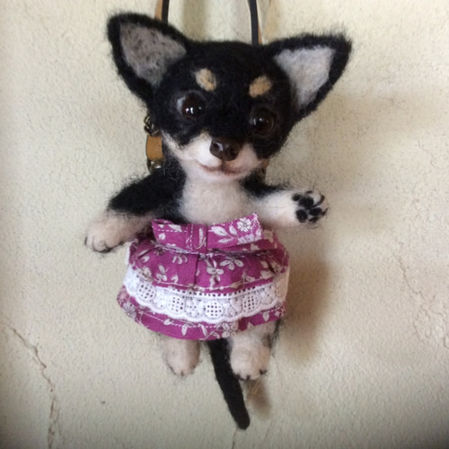 チワワチャーム（ブラック&タンスムースコート） 羊毛フェルト