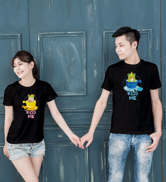 情侶裝【KISS ME】情人節、結婚禮物、情意綿綿貼身情書(純棉T-shirt)插畫家手繪款 第5張的照片