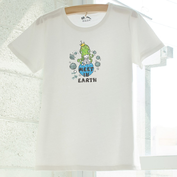 情侶裝【Meet in earth】情人節、結婚禮物、情意綿綿貼身情書(純棉T-shirt)插畫家手繪款 第3張的照片