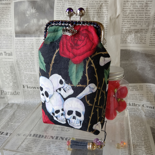 クールなドクロ&薔薇☆がま口 ポーチ メガネOK☆アレキサンダーヘンリー